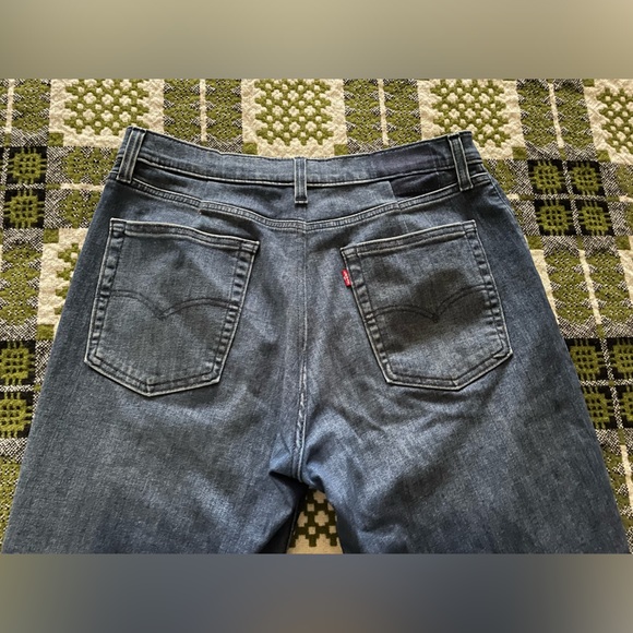 Levi’s Like New High Waisted Jeans!!! - Picture 2 of 5